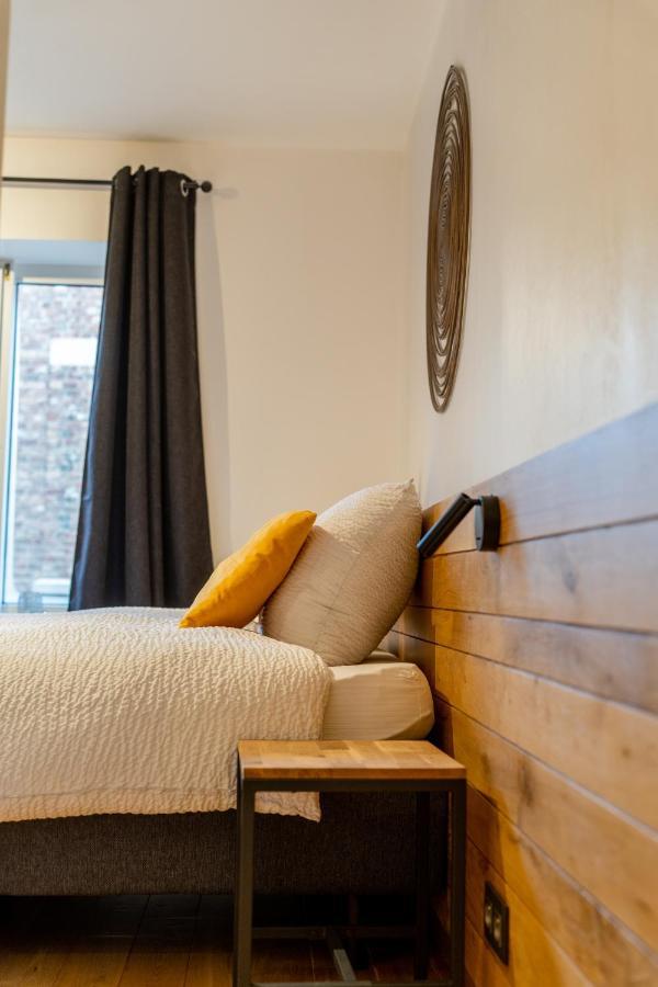 Ardenne Bnb Gite Urbain Avec Terrasse Marche-en-Famenne Luaran gambar